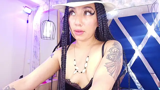 Snapshot of Soleil_66 chatting on October 26, 2025, 4:24 pm Soleil 66 online show from October 26, 2025, 4:24 pm