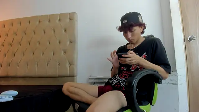 Darkknightx01 online show from February 20, 2026, 3:47 am