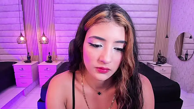 VictoriaaBlair online show from May 16, 2026, 7:34 pm