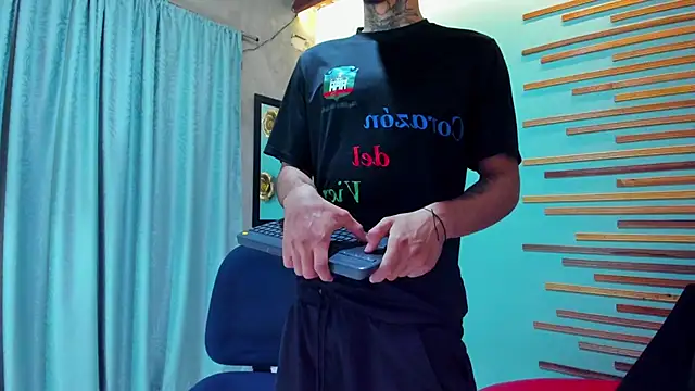 Snapshot of jharol_cardonaa chatting on September 29, 2025, 1:16 pm jharol cardonaa online show from September 29, 2025, 1:16 pm