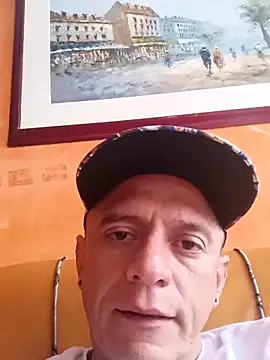 leon8013A online show from November 15, 2025, 2:02 pm