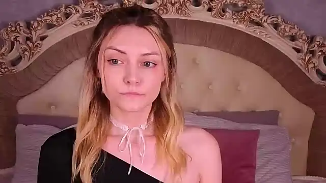Snapshot of CindyFors chatting on October 26, 2025, 8:59 pm CindyFors online show from October 26, 2025, 8:59 pm