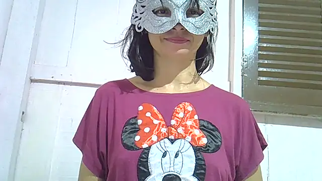 Luana sexy42 online show from May 12, 2026, 4:31 am