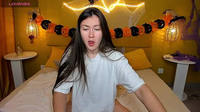 Tina Porter online show from November 2, 2025, 2:36 am