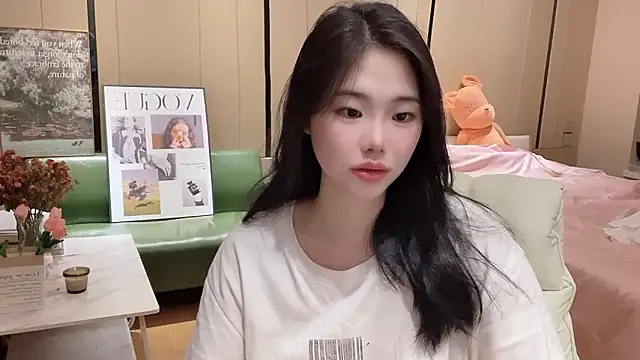 Snapshot of suki-1 chatting on October 3, 2025, 3:42 pm suki-1 online show from October 3, 2025, 3:42 pm