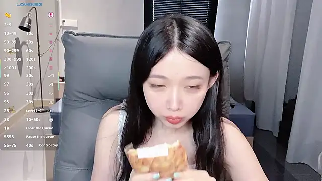 Snapshot of NiNi-baby520 chatting on October 16, 2025, 7:09 am NiNi-baby520 online show from October 16, 2025, 7:09 am