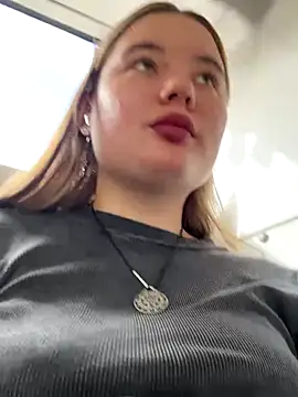 StephanieMur online show from September 21, 2025, 6:04 am