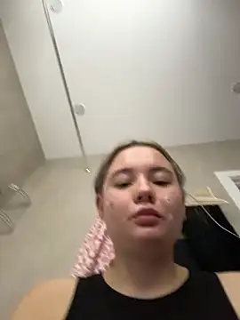 StephanieMur online show from February 3, 2026, 5:05 am