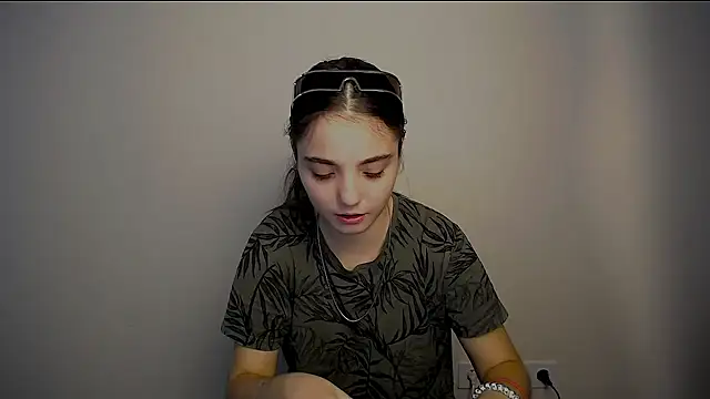 Sun Shine   online show from September 25, 2025, 7:01 am