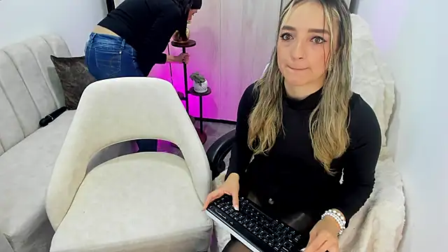 Snapshot of Miss_Annye chatting on November 1, 2025, 4:36 am Miss Annye online show from November 1, 2025, 4:36 am