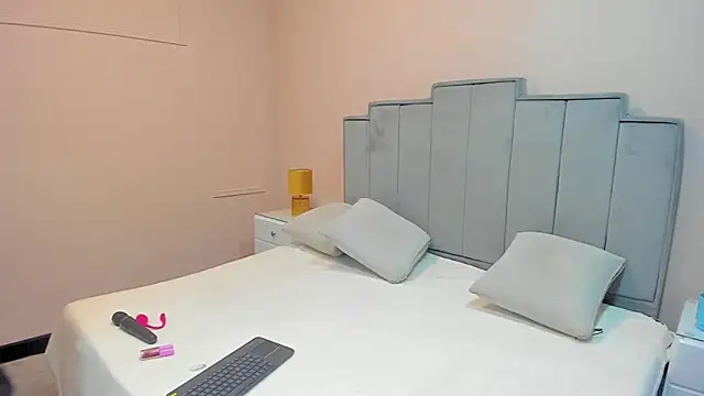 Snapshot of gabriela_lux chatting on September 21, 2025, 10:39 am gabriela lux online show from September 21, 2025, 10:39 am