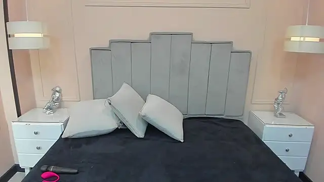 Snapshot of gabriela_lux chatting on October 30, 2025, 1:45 pm gabriela lux online show from October 30, 2025, 1:45 pm