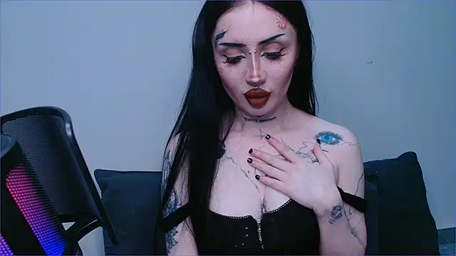 Snapshot of alisa_tattoogirl1 chatting on October 30, 2025, 10:32 pm alisa tattoogirl1 online show from October 30, 2025, 10:32 pm