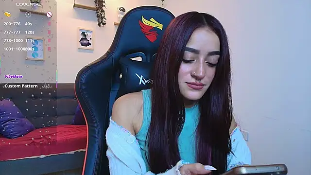 Snapshot of ViolethRosse chatting on September 17, 2025, 7:37 pm ViolethRosse online show from September 17, 2025, 7:37 pm