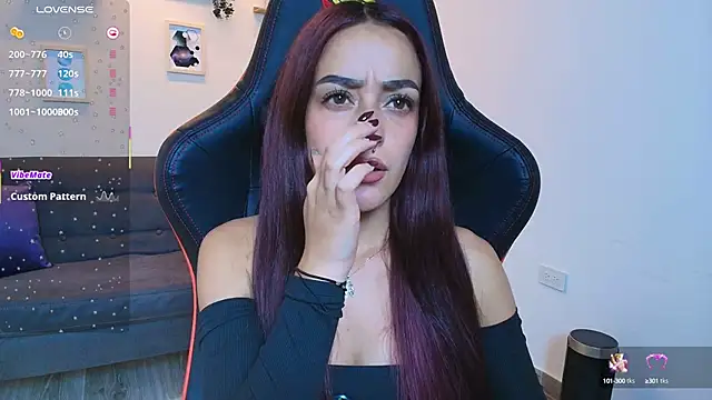 Snapshot of ViolethRosse chatting on October 10, 2025, 8:08 pm ViolethRosse online show from October 10, 2025, 8:08 pm