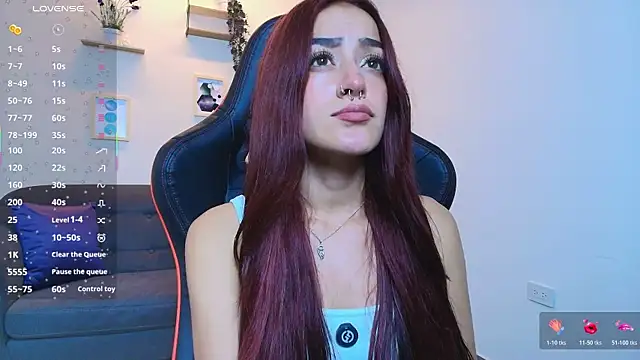 Snapshot of ViolethRosse chatting on October 20, 2025, 7:47 pm ViolethRosse online show from October 20, 2025, 7:47 pm