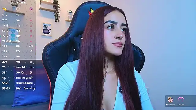 Snapshot of ViolethRosse chatting on October 23, 2025, 8:07 pm ViolethRosse online show from October 23, 2025, 8:07 pm