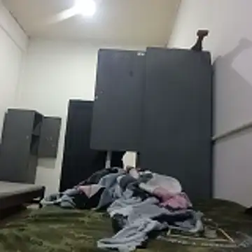 arnal32 online show from November 29, 2025, 3:31 am