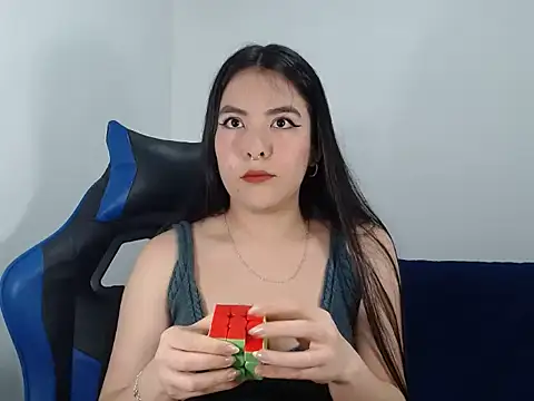 EloiseJun online show from November 19, 2025, 3:06 am