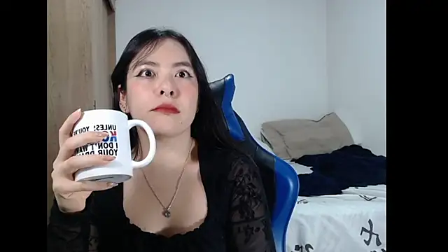 EloiseJun online show from March 26, 2026, 11:43 pm