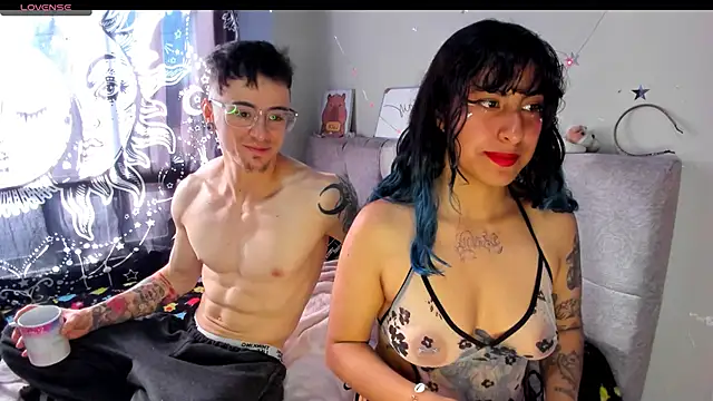 Snapshot of puepleholly chatting on October 2, 2025, 8:38 pm puepleholly online show from October 2, 2025, 8:38 pm