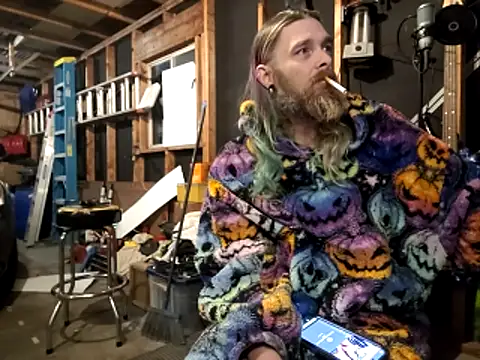 Snapshot of thejuicybacon chatting on March 16, 2026, 6:17 am thejuicybacon online show from March 16, 2026, 6:17 am