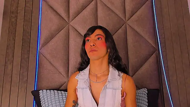 TiffValentinee  online show from September 16, 2025, 7:37 pm