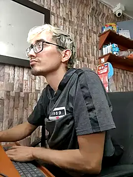 moorejhosua online show from September 20, 2025, 5:47 pm