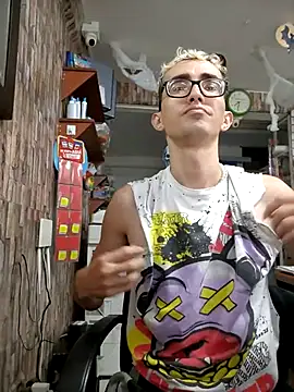 moorejhosua online show from October 13, 2025, 12:27 pm