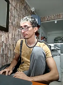 moorejhosua online show from November 2, 2025, 1:35 pm