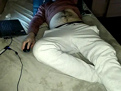 Snapshot of bul_boy chatting on March 19, 2026, 6:01 pm bul boy online show from March 19, 2026, 6:01 pm