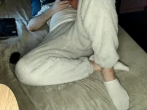 Snapshot of bul_boy chatting on March 28, 2026, 6:18 pm bul boy online show from March 28, 2026, 6:18 pm