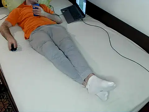 Snapshot of bul_boy chatting on April 18, 2026, 6:34 pm bul boy online show from April 18, 2026, 6:34 pm