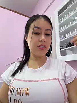Snapshot of CrisMarulanda chatting on May 13, 2026, 4:48 pm CrisMarulanda online show from May 13, 2026, 4:48 pm