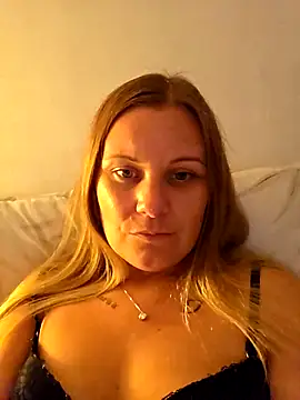 Miss-ShelbyXX online show from September 11, 2025, 11:38 pm