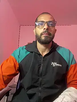 magnumchris online show from May 4, 2026, 11:17 am
