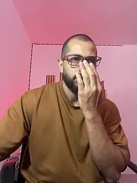 magnumchris online show from May 21, 2026, 2:07 am