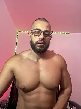magnumchris online show from May 26, 2026, 10:55 am