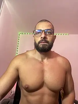magnumchris online show from May 27, 2026, 1:41 pm