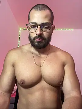 magnumchris online show from June 6, 2026, 7:40 pm