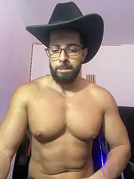 magnumchris online show from June 17, 2026, 8:32 pm