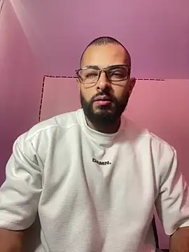 magnumchris online show from June 23, 2026, 1:53 pm
