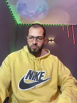 magnumchris online show from July 23, 2026, 1:31 pm