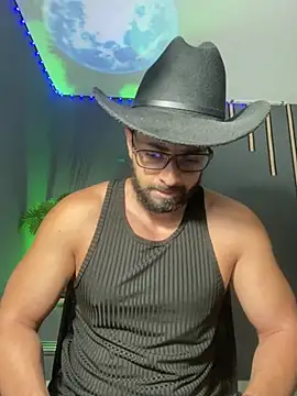 magnumchris online show from July 31, 2026, 10:42 pm