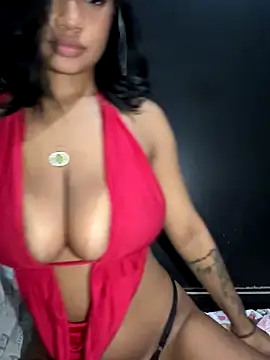 Snapshot of hillarymoreninha chatting on November 7, 2025, 10:37 am hillarymoreninha online show from November 7, 2025, 10:37 am