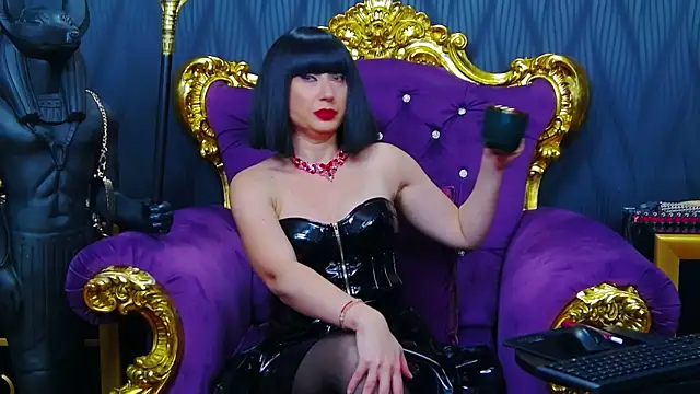 LaraMaeve online show from October 7, 2025, 6:10 am