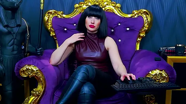 LaraMaeve online show from February 12, 2026, 5:24 am