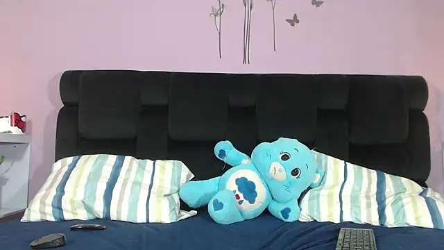 Snapshot of KendallWings chatting on October 4, 2025, 9:40 am KendallWings online show from October 4, 2025, 9:40 am