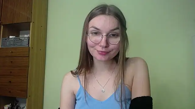 LooveELLYx online show from December 3, 2024, 8:50 pm