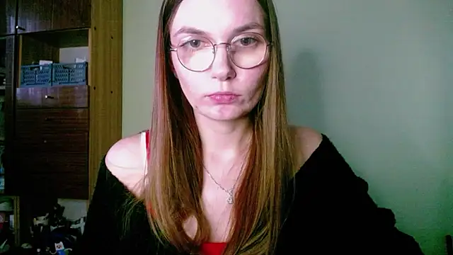 LooveELLYx online show from December 4, 2024, 2:37 pm